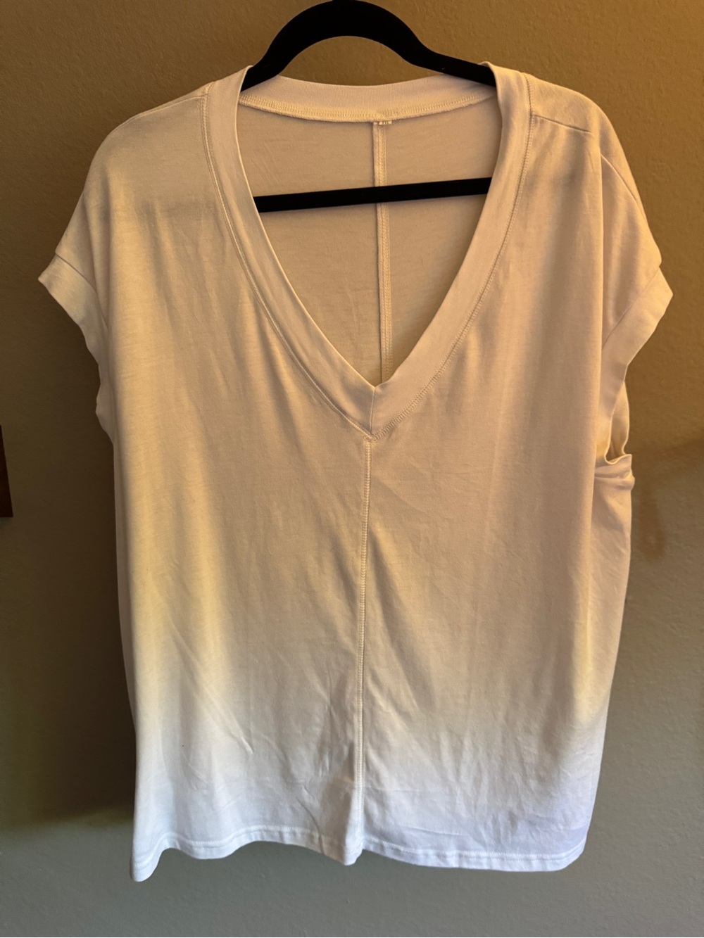 Women’s V-Neck Short Sleeve Top - White